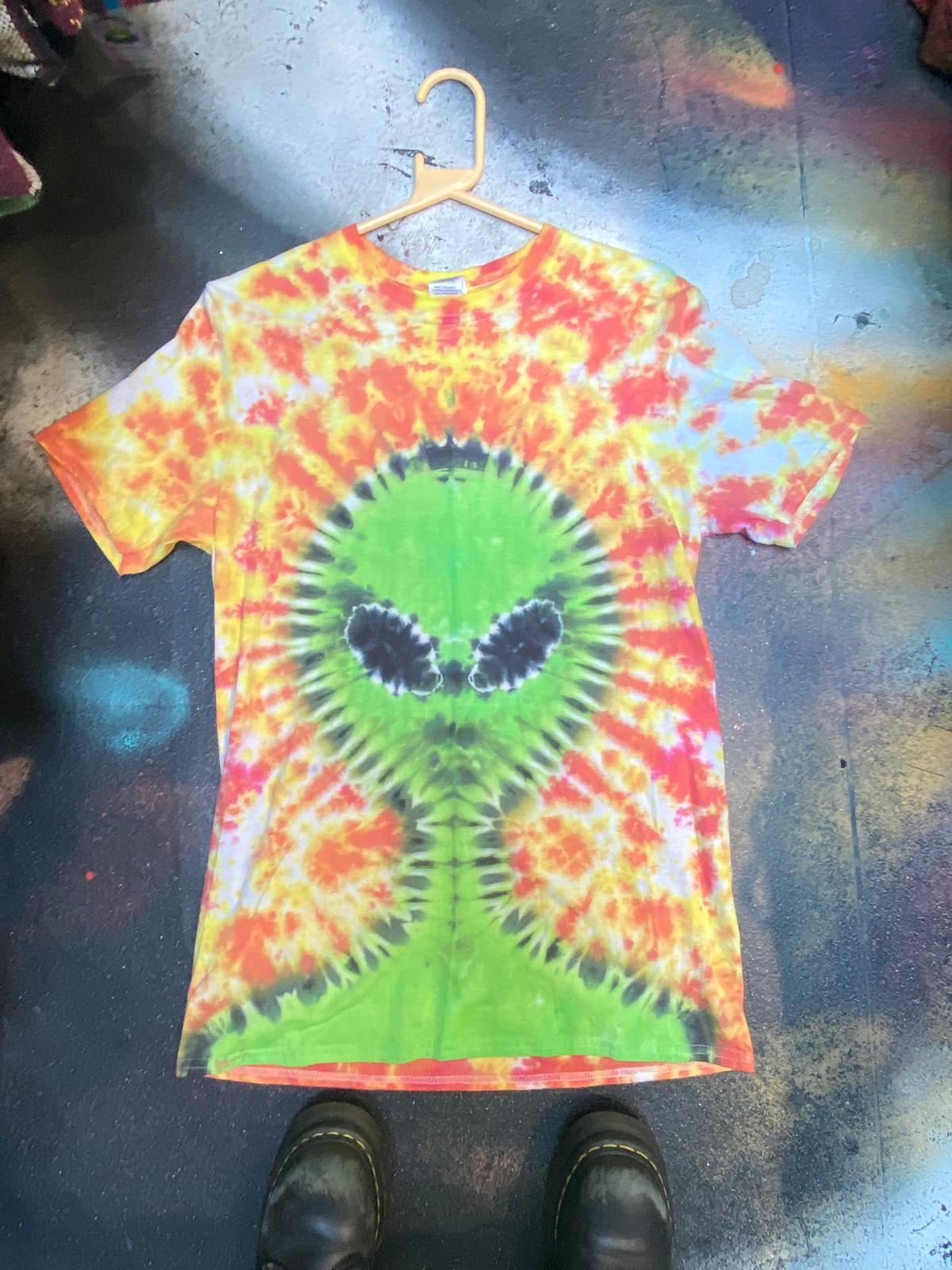 Alien Portrait Tie Dye Yellow Green T shirt UNISEX S-5XL