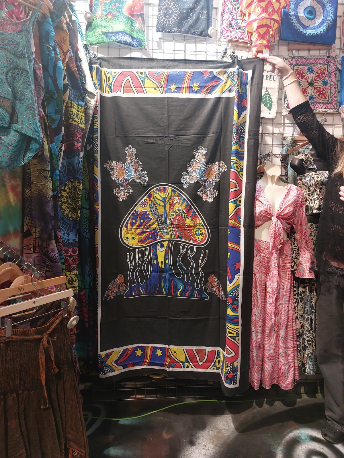 Mushroom Frog Black & Rainbow Hippy tapestry Wall Hanging Bedspread SINGLE SIZE