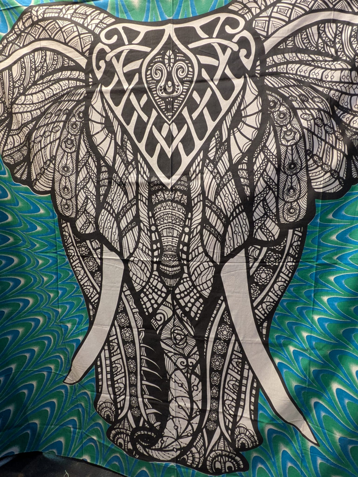 Big Elephant psychedelic background Large double bedspread wall hanging tapestry 210cm x 240cm