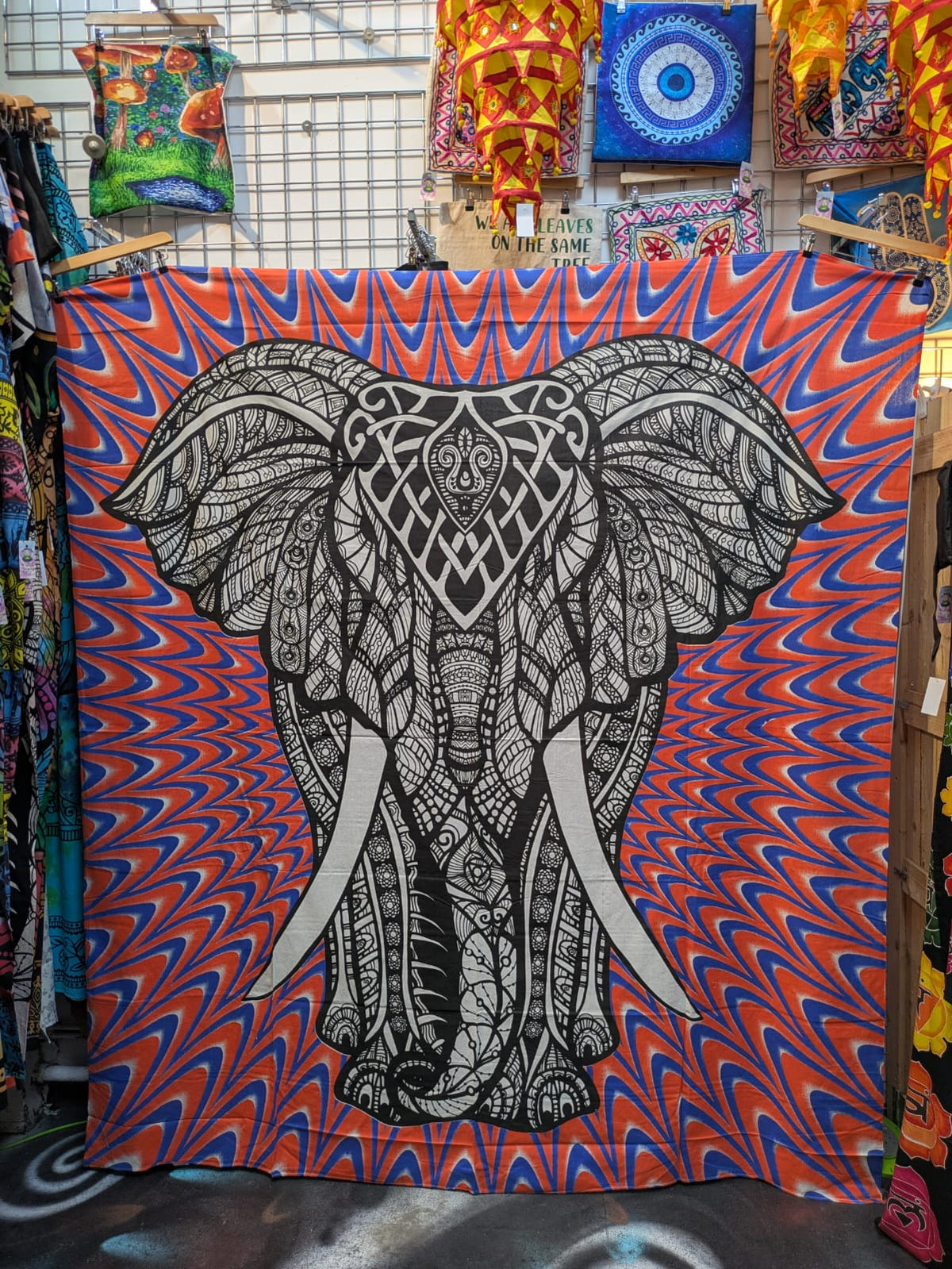 Big Elephant psychedelic background Large double bedspread wall hanging tapestry 210cm x 240cm