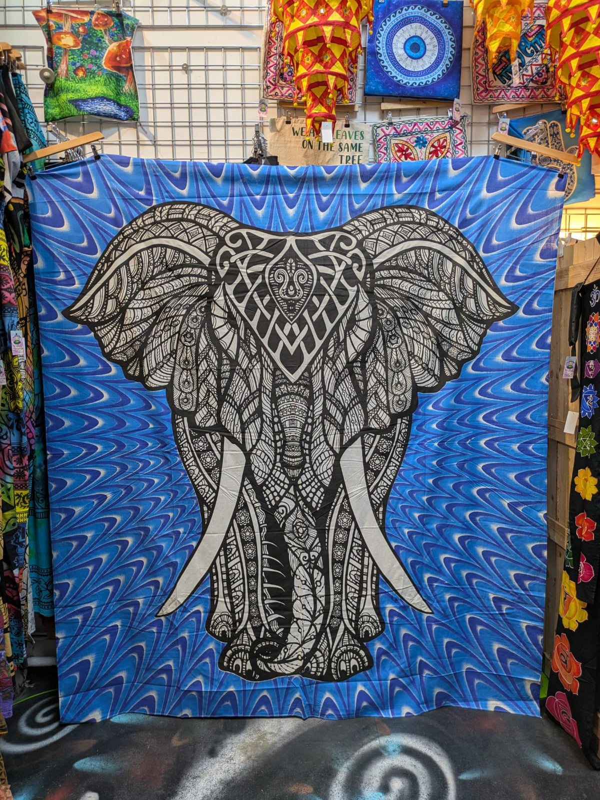 Big Elephant psychedelic background Large double bedspread wall hanging tapestry 210cm x 240cm