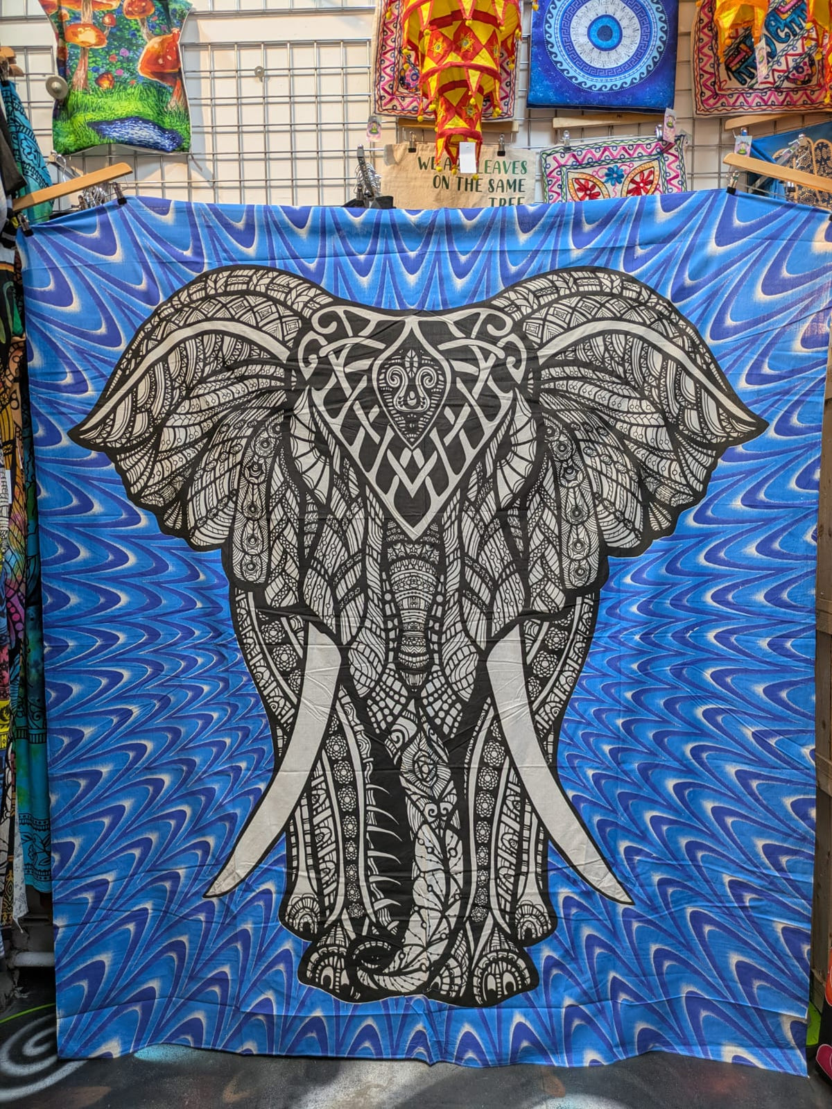 Big Elephant psychedelic background Large double bedspread wall hanging tapestry 210cm x 240cm