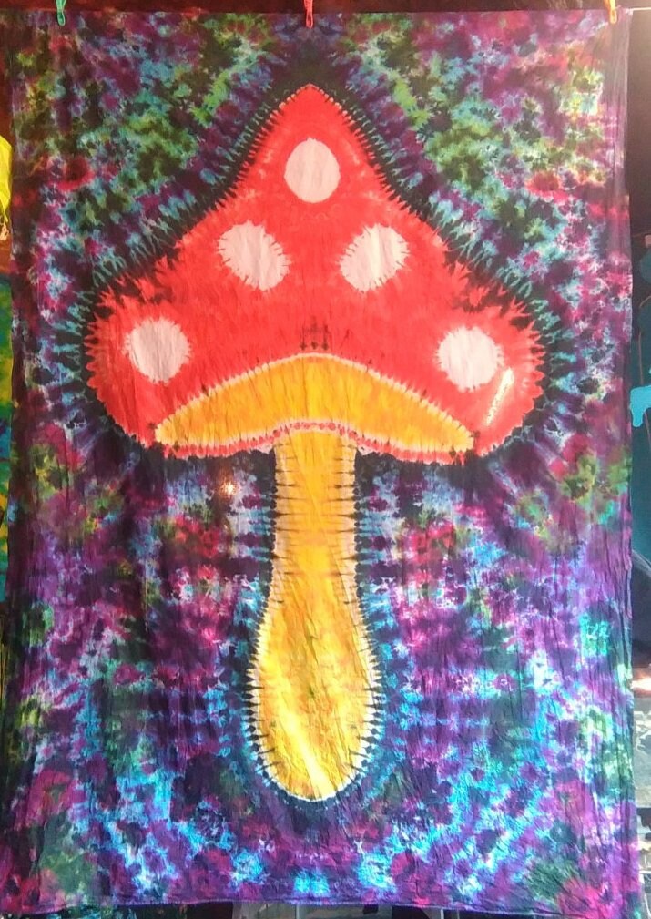 Magic Mushroom handmade Tie Dye Tapestry Wall Hanging Bedspread